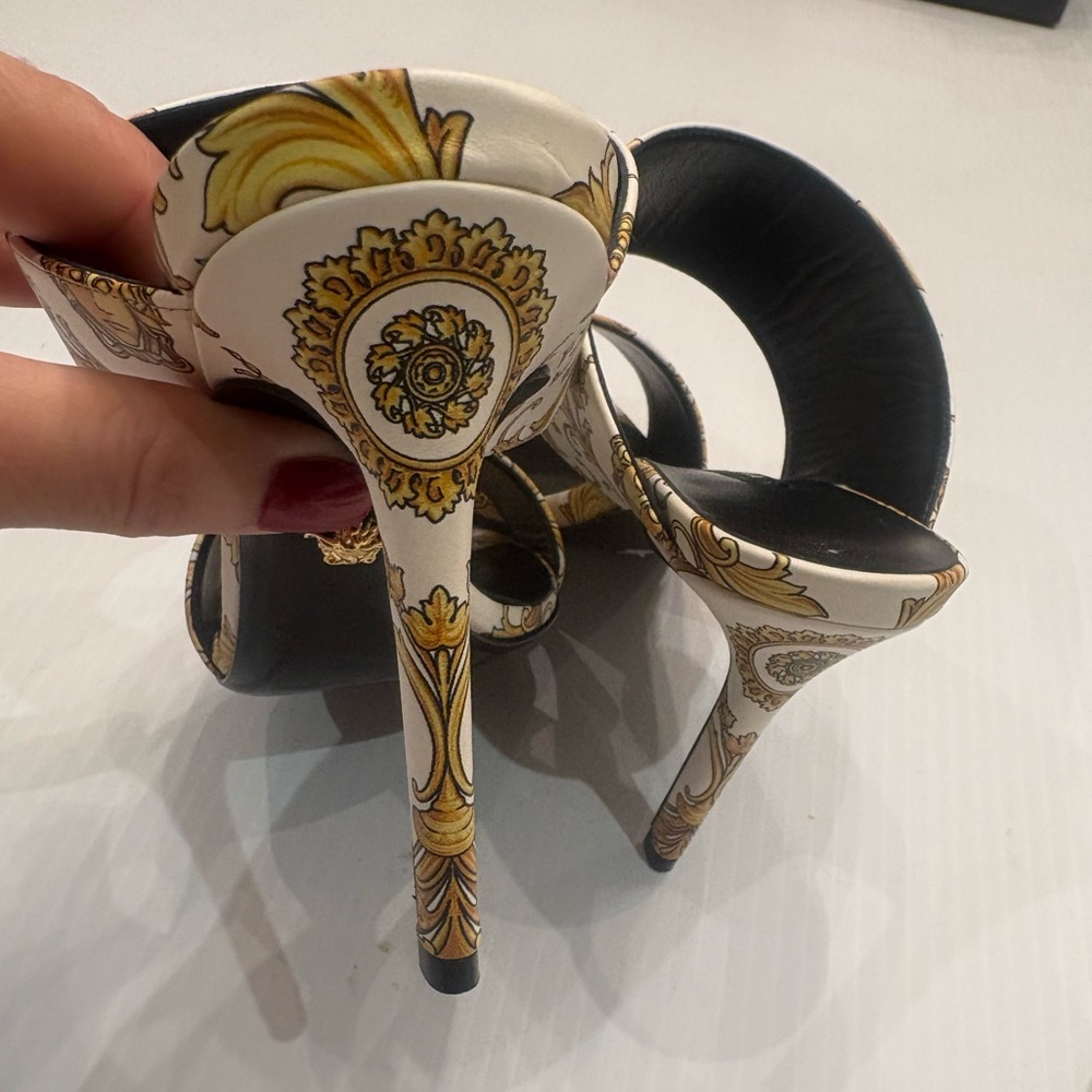 Authentic Versace Gold and White western baroque Patterned Heels - Picture 8 of 9